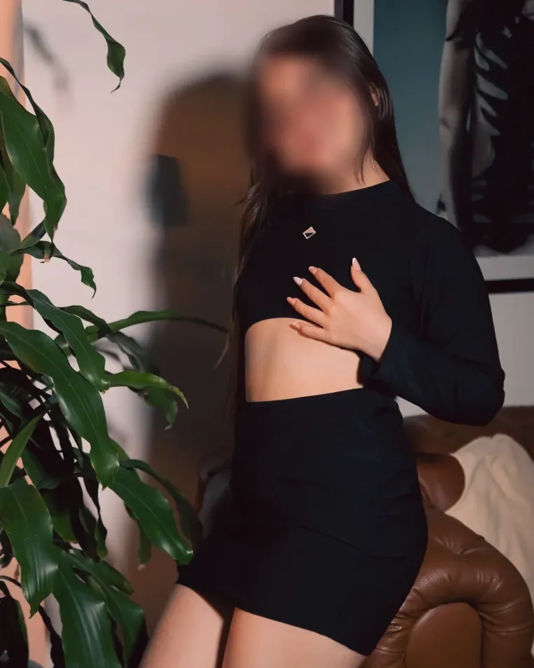 Amara, 31