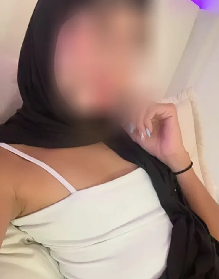 Millie, 24