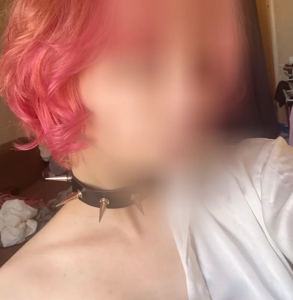 Rebecca, 19