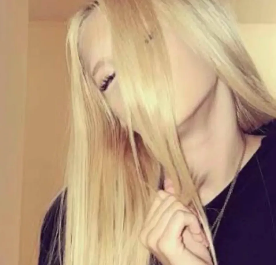 Saoirse, 34