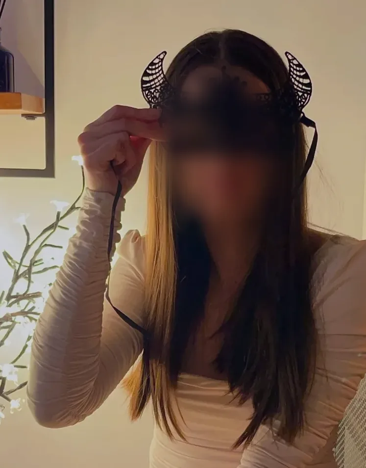 Sarah, 31